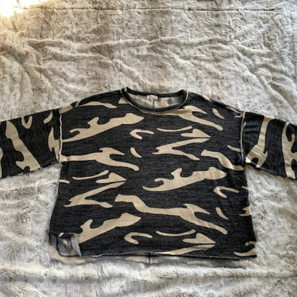 LA MIEL Oversized Boxy Camo Shirt